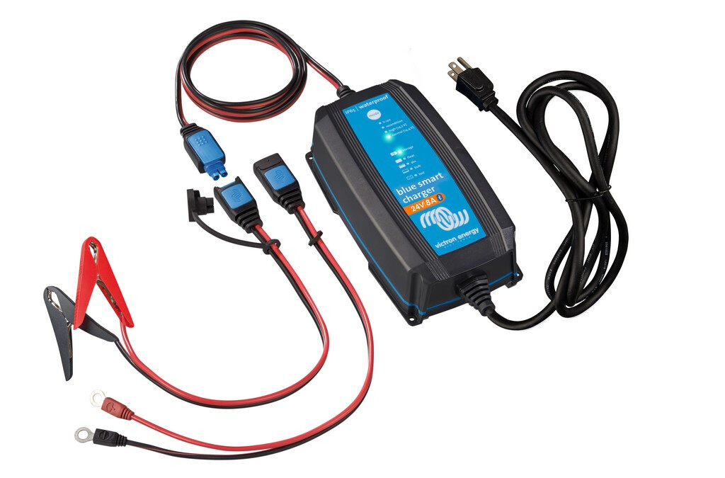 Victron Blue Smart IP65 Acculader 24/8 (1) 120V NEMA 1-15P Image